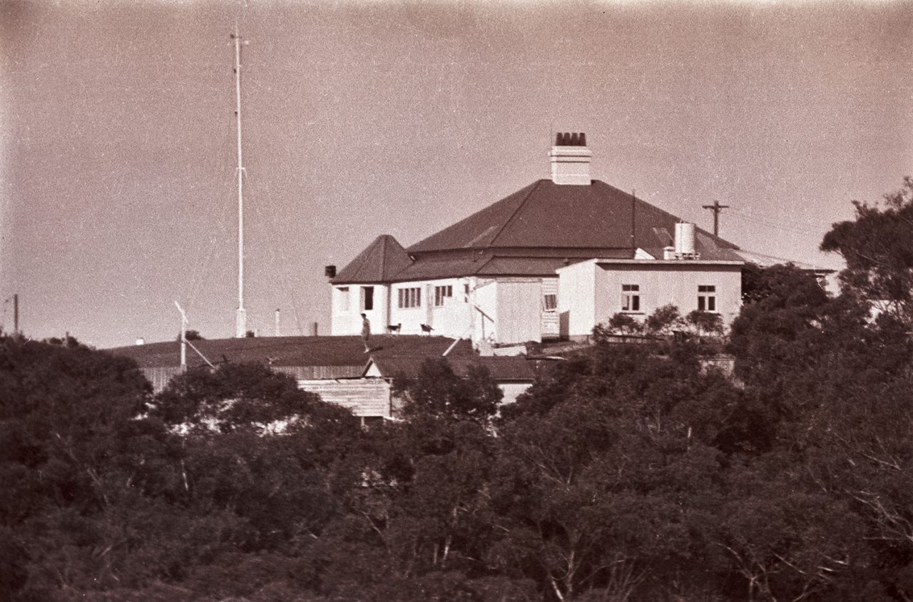 NELSON HEAD INNER LIGHT Tomaree Museum